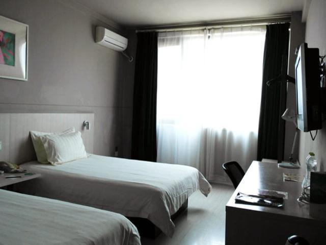 Jingjiang Inn Jurong Renmin Road Чженьцзян Екстер'єр фото