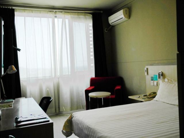 Jingjiang Inn Jurong Renmin Road Чженьцзян Екстер'єр фото